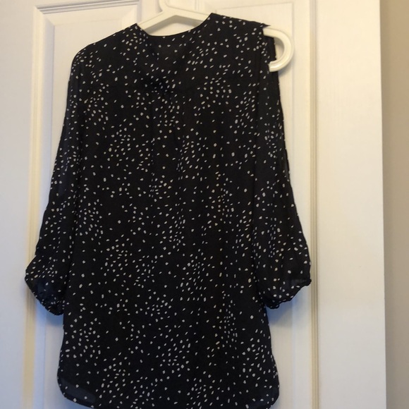 Black & White Flowy Top with Cold-shoulder - Picture 7 of 7